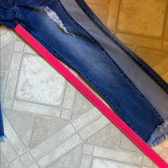 Venus Cropped jeans size 12 - Picture 9 of 10